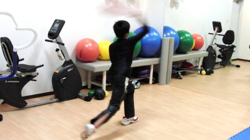 $パーソナルトレーニングと野球肩肘などスポーツ障害のリハビリ治療ならお任せ!プラストレーナーズ-投球フォーム